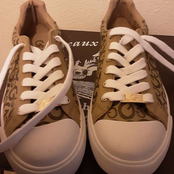 Guess Shoes Size 8 Canvas Monogram Sneakers NWOT - Picture 4 of 16
